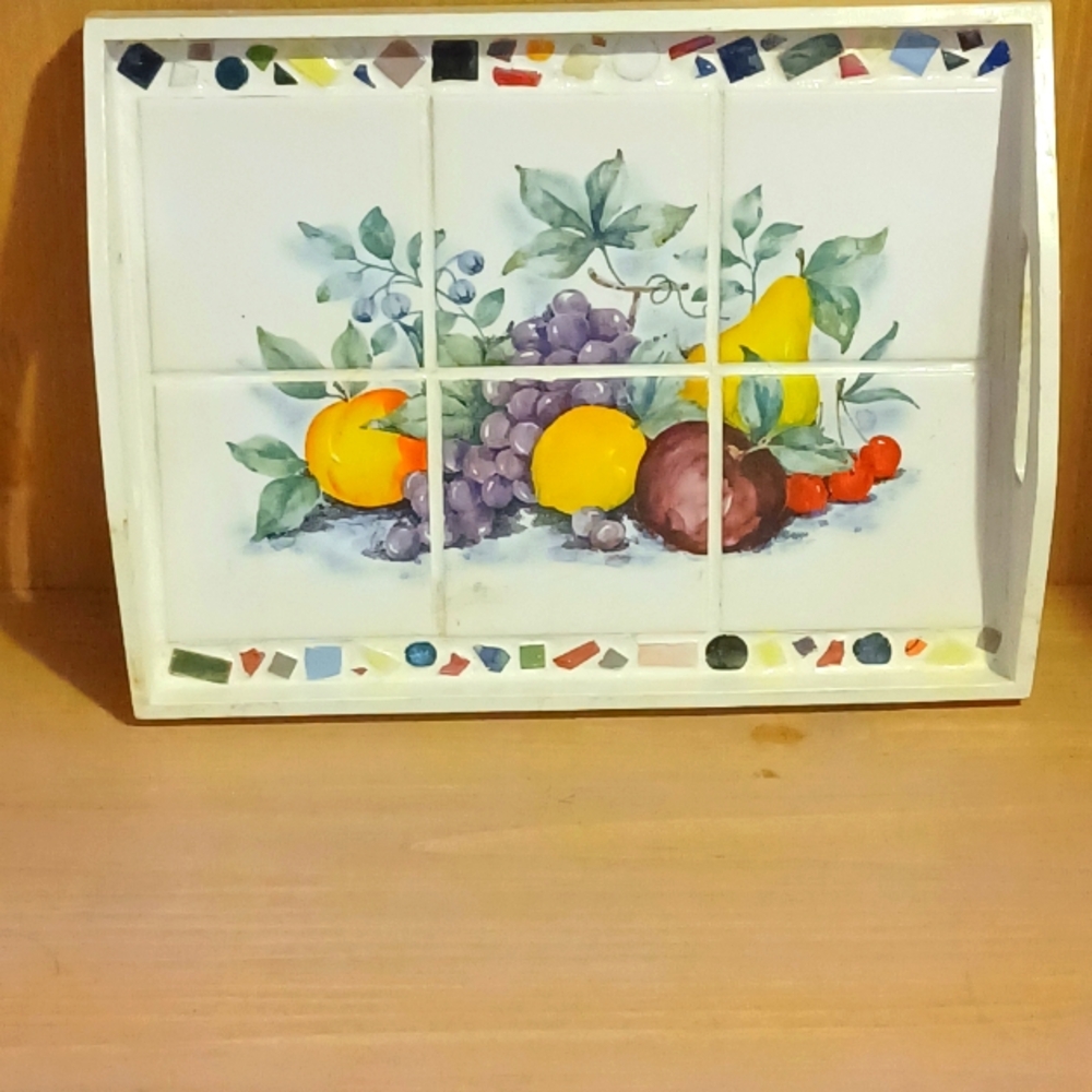 Table top tray / serving tray